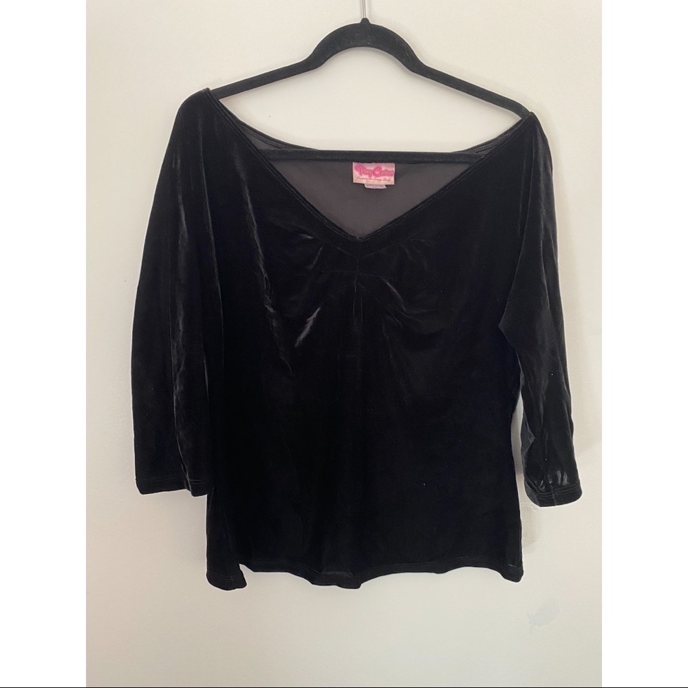 Pinup Couture Velvet Off-shoulder top